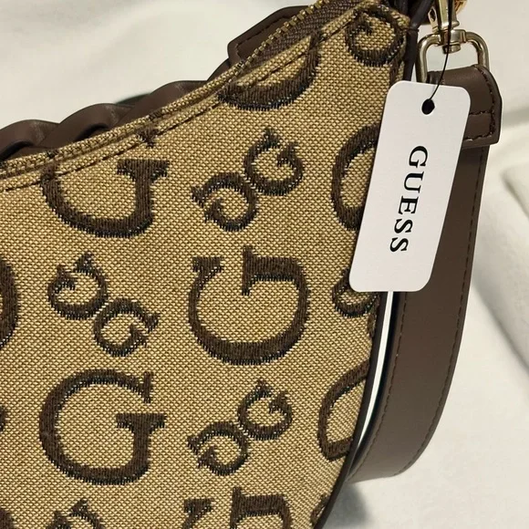 Guess - Picture 9 of 11